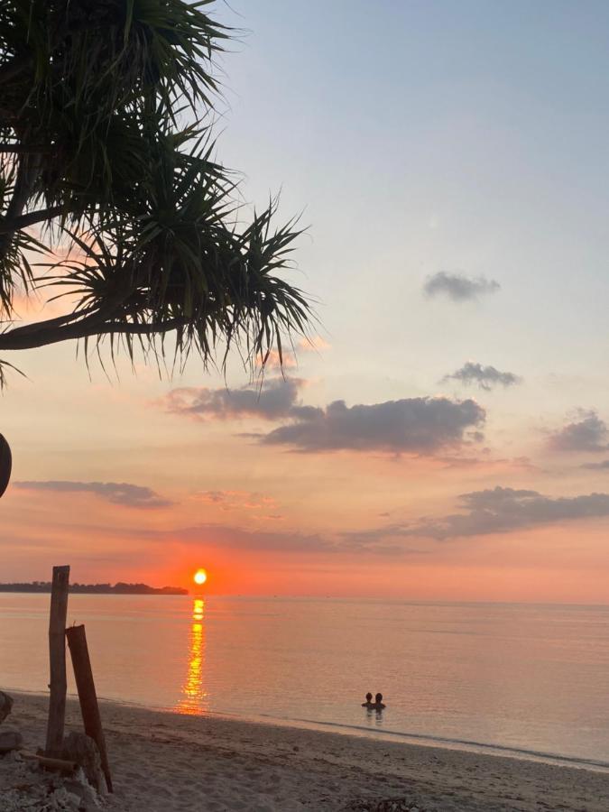 Oktavia Bungalows Gili Air Exteriör bild